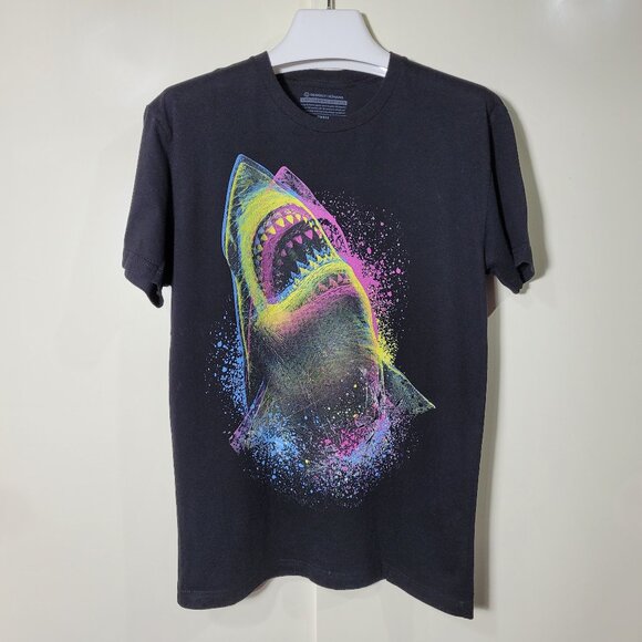 3D Shark Graphic Men's T-Shirt - Picture 1 of 5